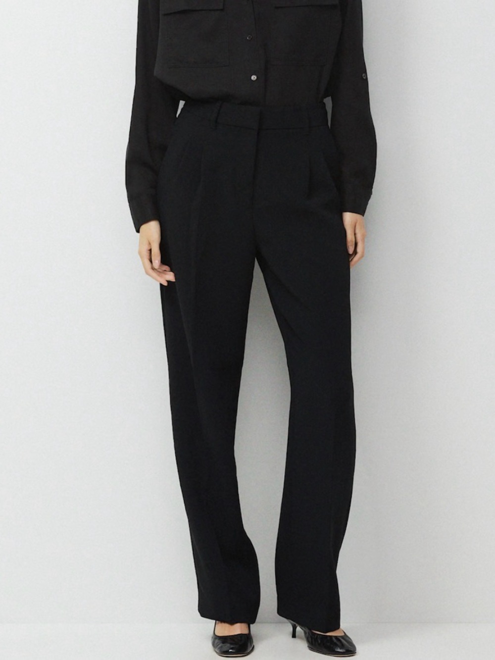 NWT Aritzia EFFORTLESS Black Noir High-Rise Pleated Crepette Pant 0